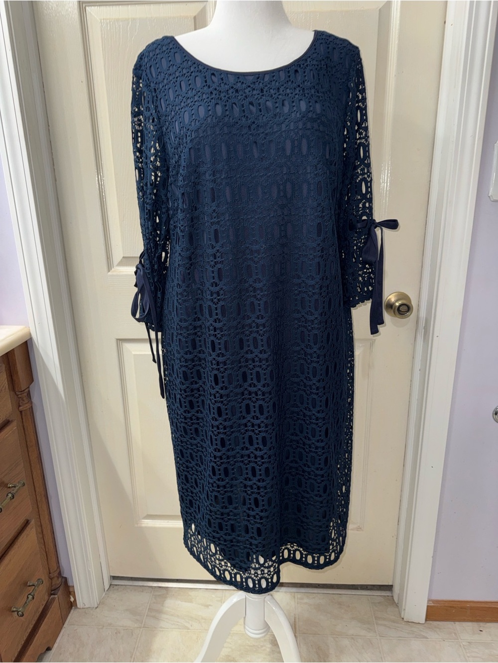 Madison Leigh Navy Crochet Lace Shift Dress with Tie Sleeves size 18W